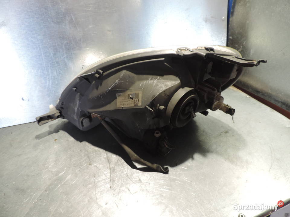 LAMPA PRAWY PRZÓD PRZEDNIA TOYOTA YARIS I 1 FL