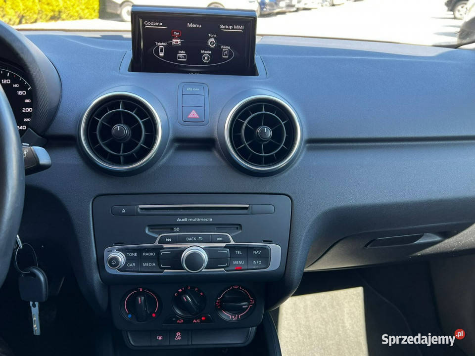 Audi A1 10 TFSI 95 SLine Klima PDC 8X 2010 manualna Baranowo