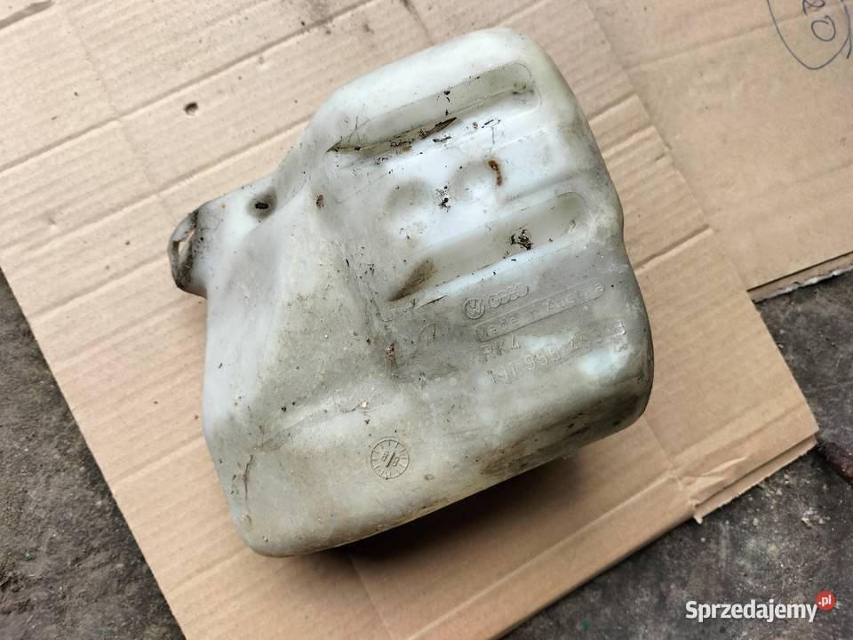 Zbiorniczek płynu spryskiwaczy golf 2 jetta 2