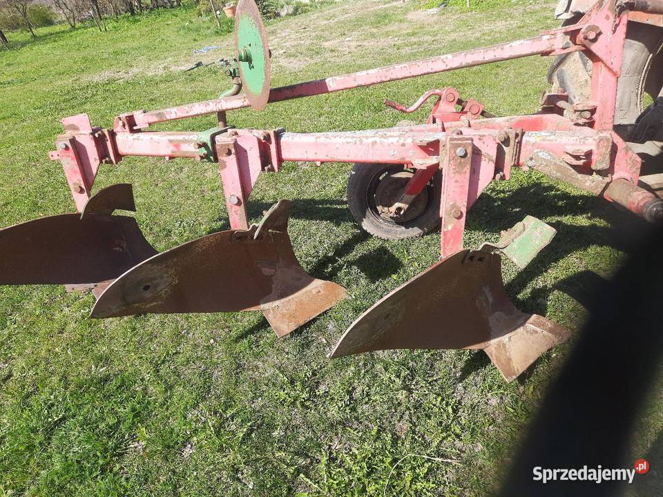 Pługi 3 skibowe nieuszkodzony Pługi Wyszki