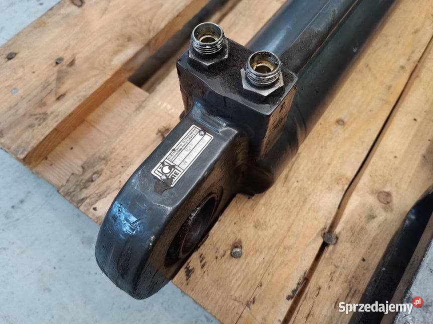 Siłownik główny ramienia Holland W60 Wilkowo sprzedam