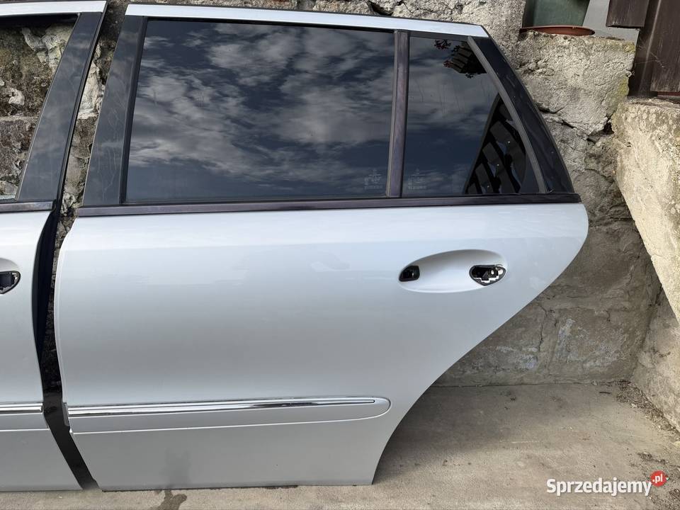 Mercedes EKlasa W211 Elegance C775 drzwi lewe Rok produkcji 2006 lubelskie Łęczna