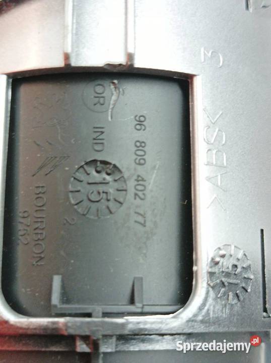 UCHWYT NA KUBEK KPL 2 9680940277 Peugeot Partner sprzedam