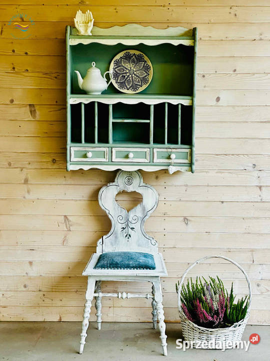 Ręcznie stylizowana półka rustykalna z szufladkami