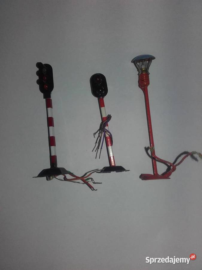 Semafory świetlne i lampa parkowadrogowa H0 Będzin