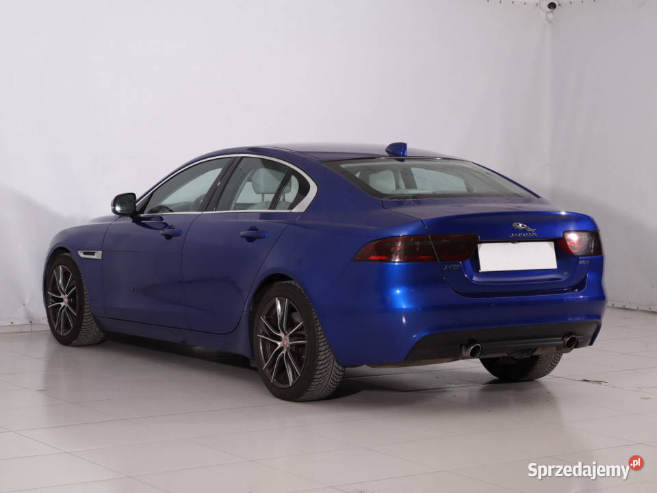 Jaguar XE 20t asystent pasa ruchu XE mazowieckie Piaseczno