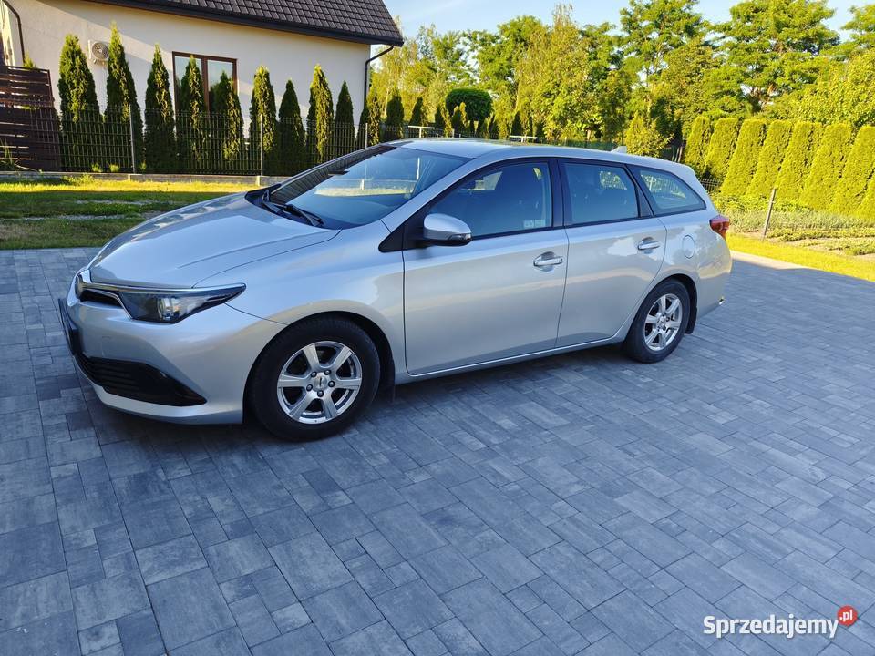 Toyota Auris 2015r 14 diesel super stan diesel Auris Toyota Chełm