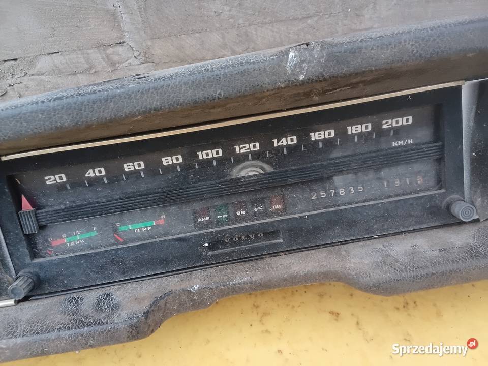 Volvo 140 osobowe Deski rozdzielcze, konsole Milejewo