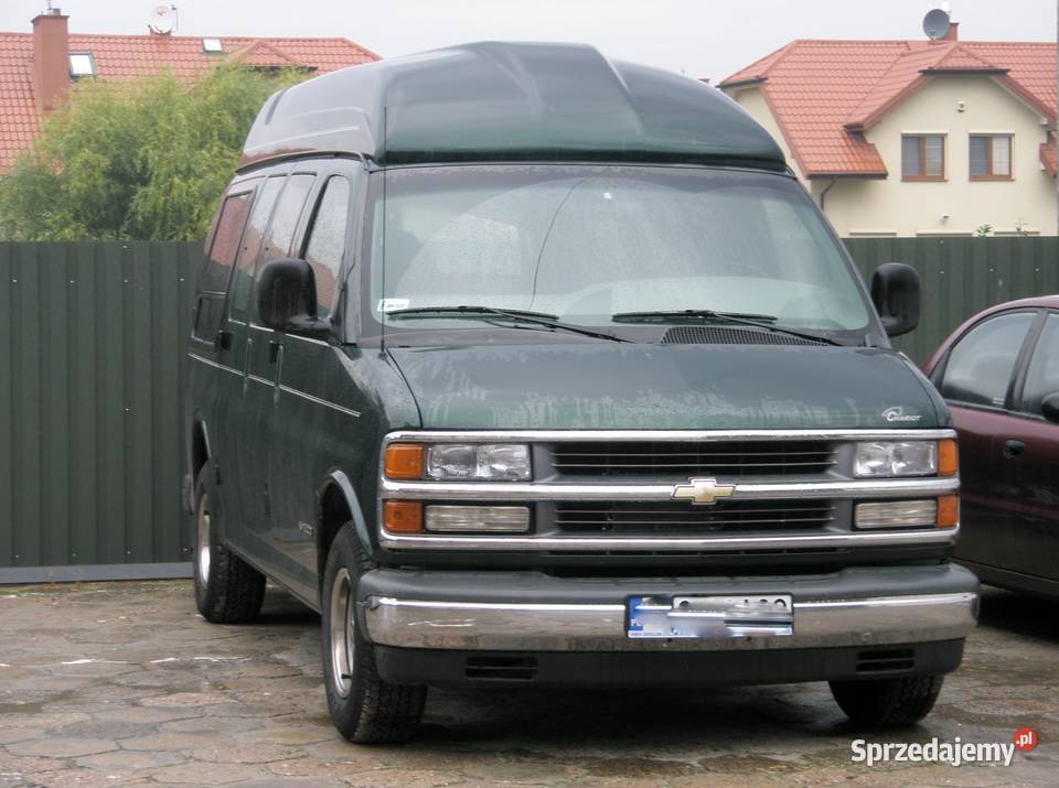 Samochód przystosowany jako camper zadbany