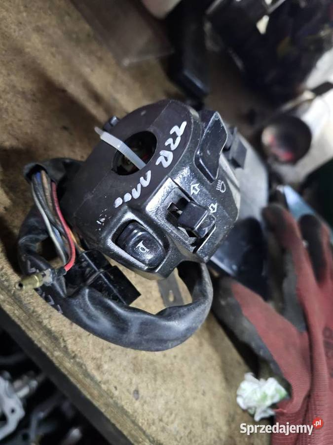 Kawasaki ZZR 1100 przełącznik lewy świateł Jelenia Góra