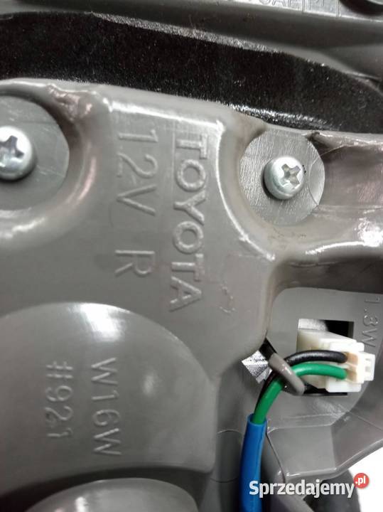 LAMPA TYŁ W KLAPĘ PRAWA SEDAN EUROPA Lexus IS II