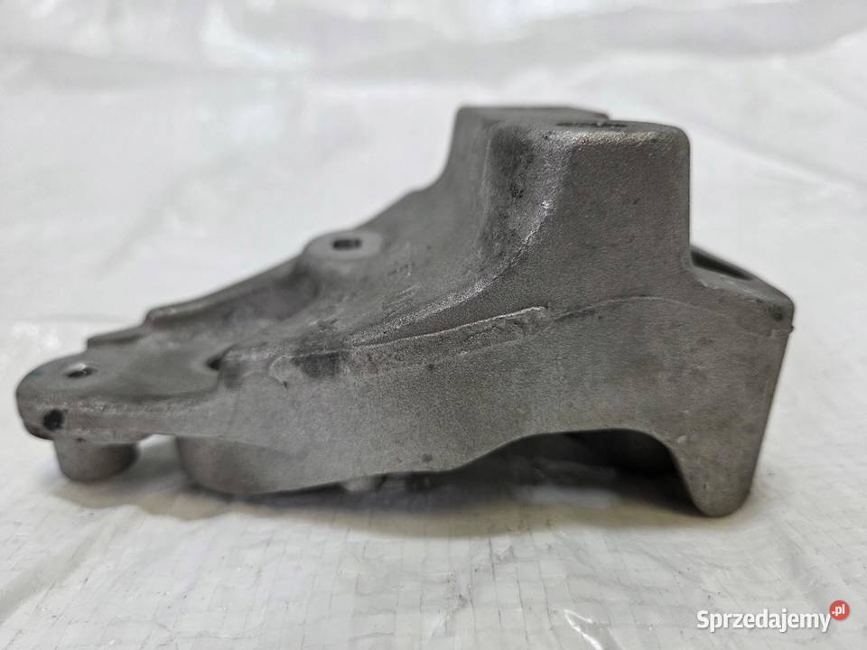 ŁAPA SKRZYNI OPEL CORSA F 12 VTI 9824322080