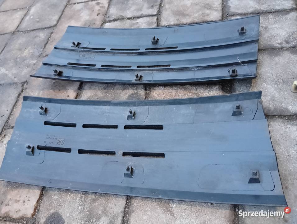 Opel Manta B CC Osłona słupka B części dolnośląskie Wiązów sprzedam