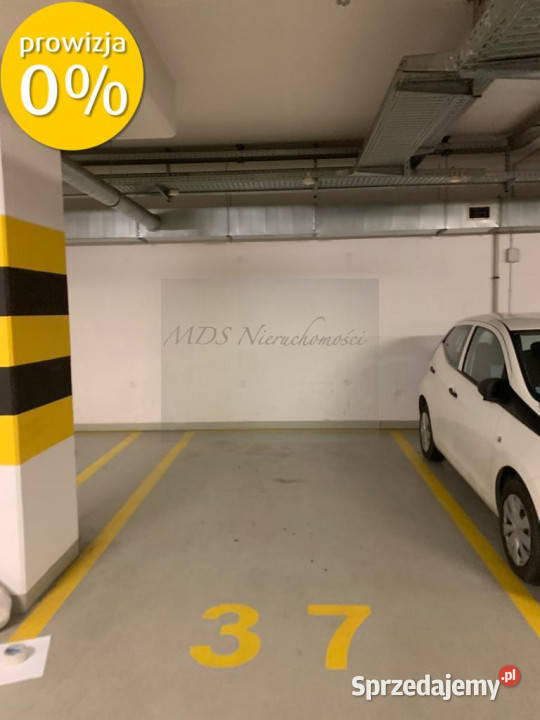 miejsce w garażu Bluszczańska Nieruchomości Warszawa