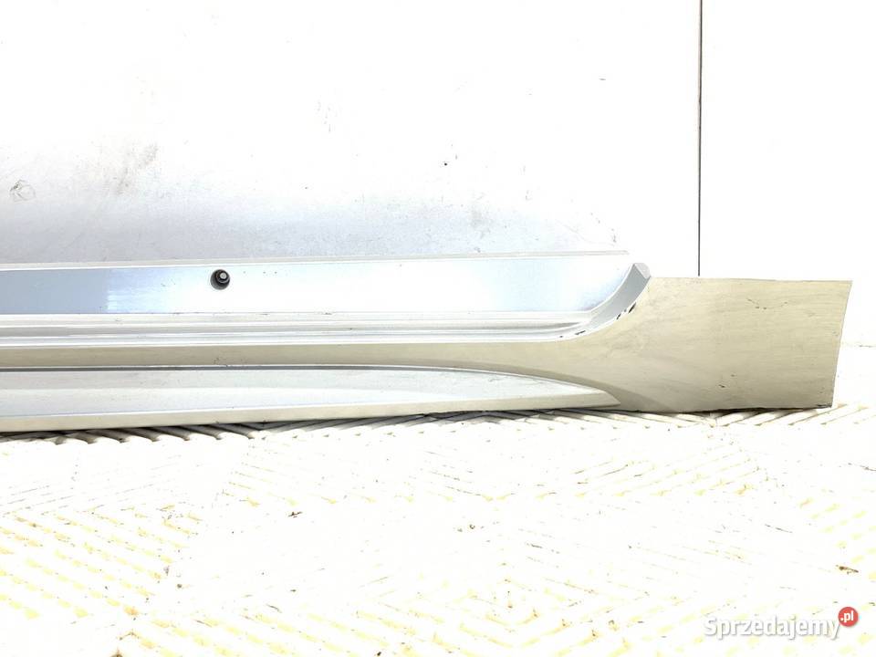 LISTWA PROGOWA PRAWY TOYOTA COROLLA E21 osobowe