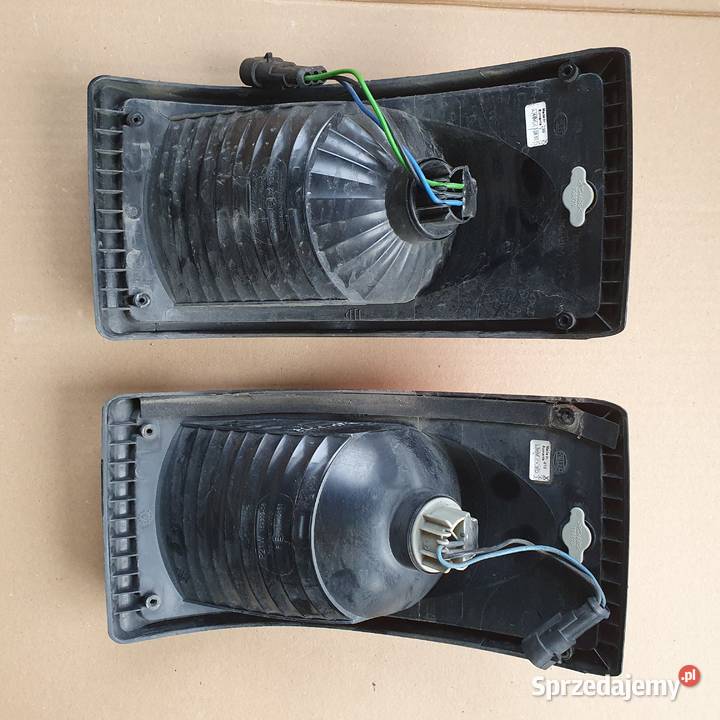 AUTOBUS LAMPA TYŁ HELLA CZERWONA ZWYKŁA lampy tylne Motoryzacja Bieleń sprzedam