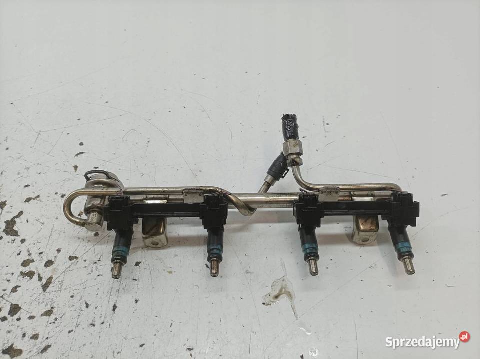 LISTWA WTRYSKOWA 06B133551K 20 20V Audi A4 II osobowe