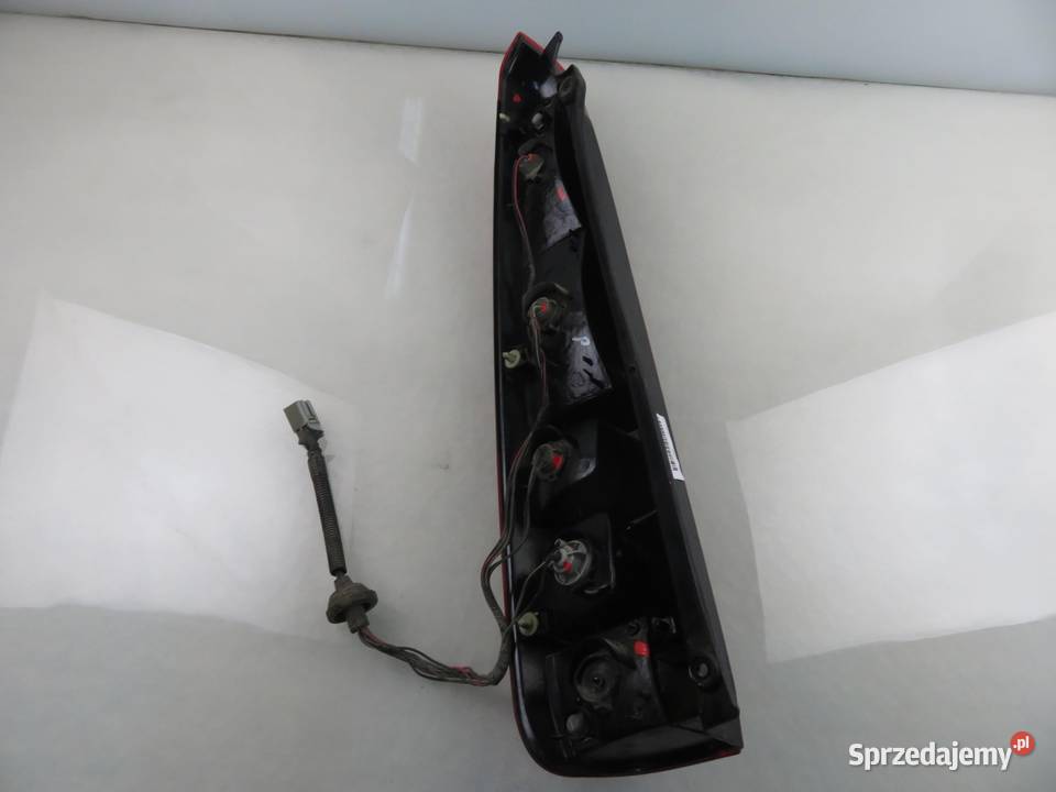 LAMPA PRAWA TYLNA HONDA HRV I GH
