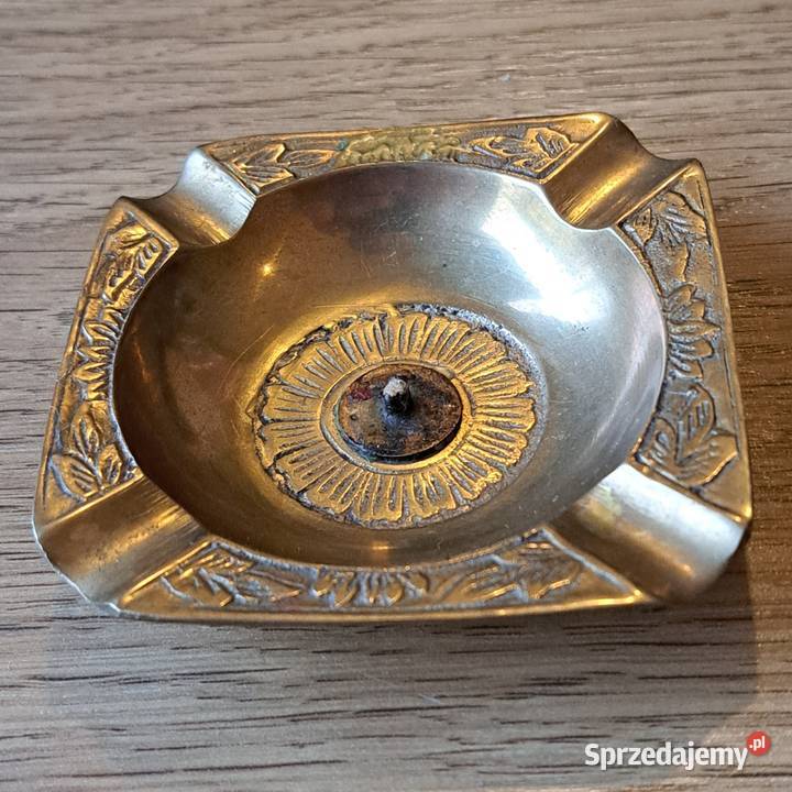 Wyjątkowy mosiężny świecznik vintage kwadratowy