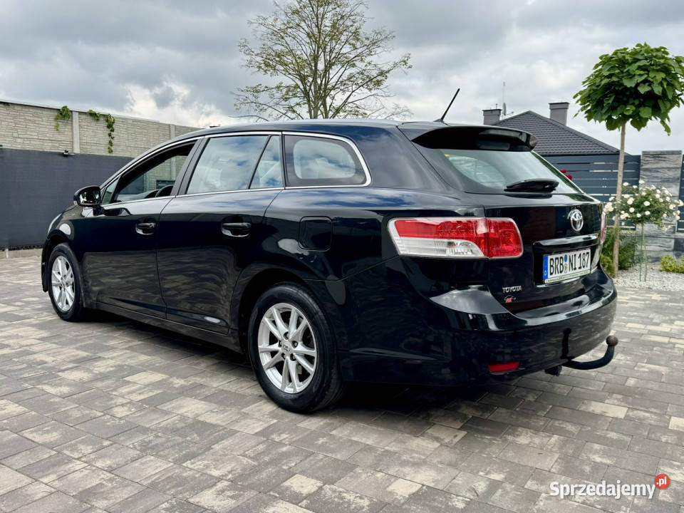 Toyota Avensis Avensis Automat Serwis 18 benzyna lakier metallic Szerominek