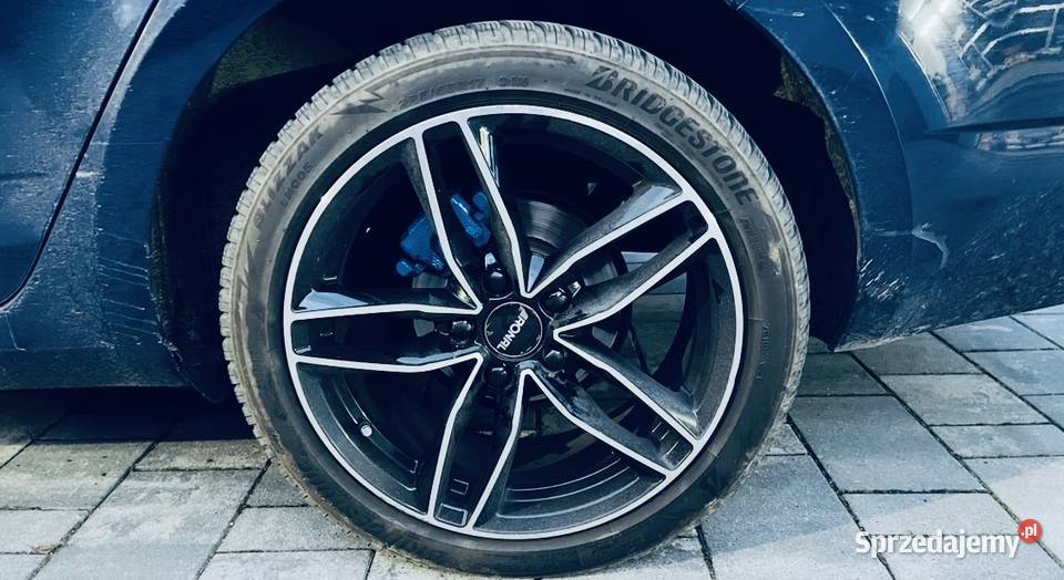 Skoda Octavia nawigacja podgrzewane fotele hak Strumień