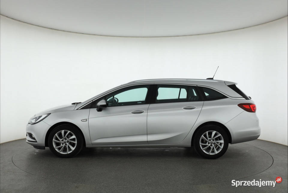 Opel Astra 14 T czujnik parkowania