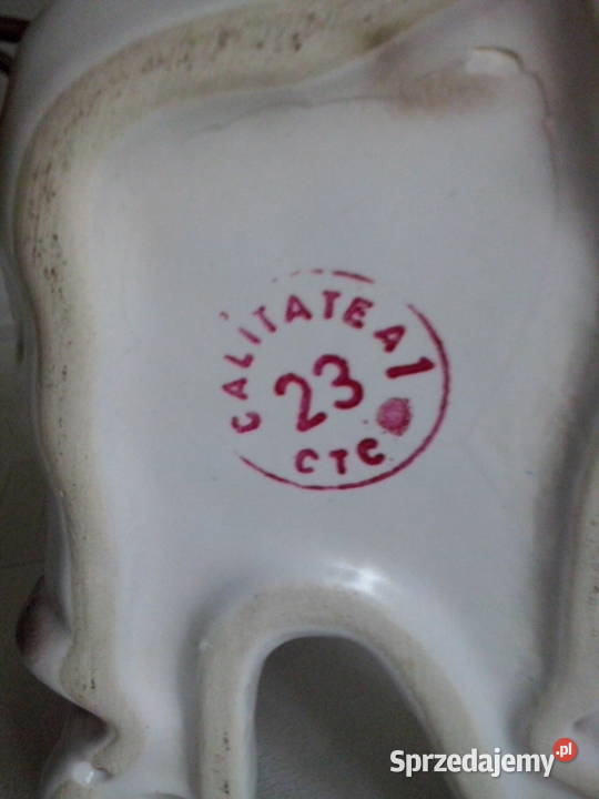piesek porcelanowy produkcji rumuńskiej Warszawa sprzedam