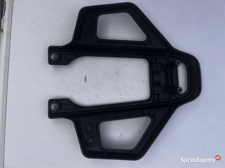 Uchwyt nakładka zbiornika Husqvarna Svartpilen Ostrzeszów