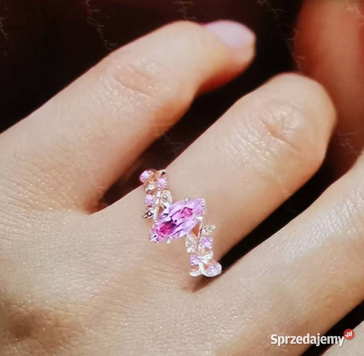 Komplet biżuterii pierścionek i kolczyki Lędziny