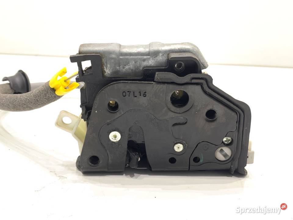 ZAMEK DRZWI LEWY TYŁ AUDI A4 B9 Kombi 8X0839015E osobowe