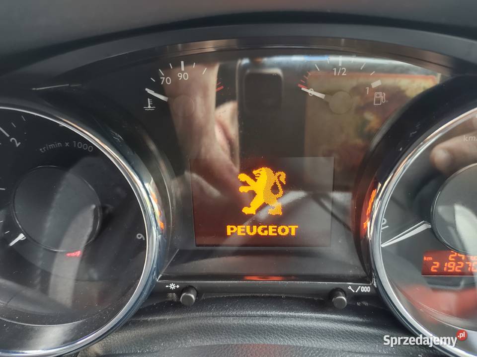 Peugeot 3008 bogata wersja doinwestowany srebrny sprzedam