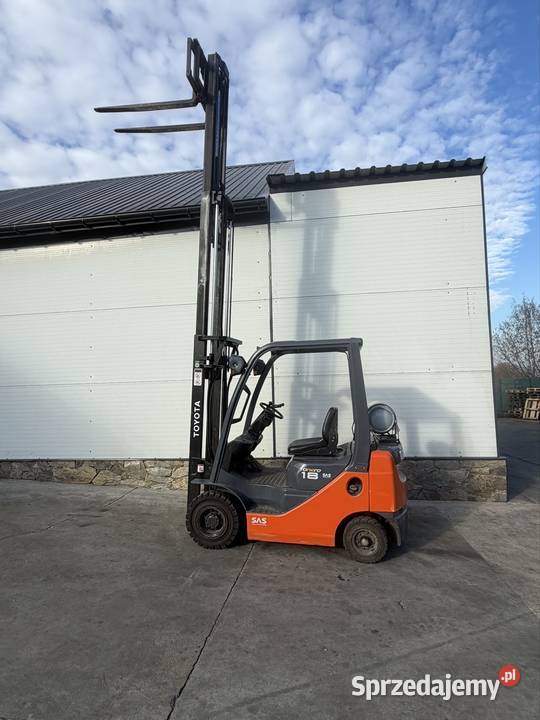 Wózek widłowy Toyota 02 8FGF18 Triplex 470m Kuchary