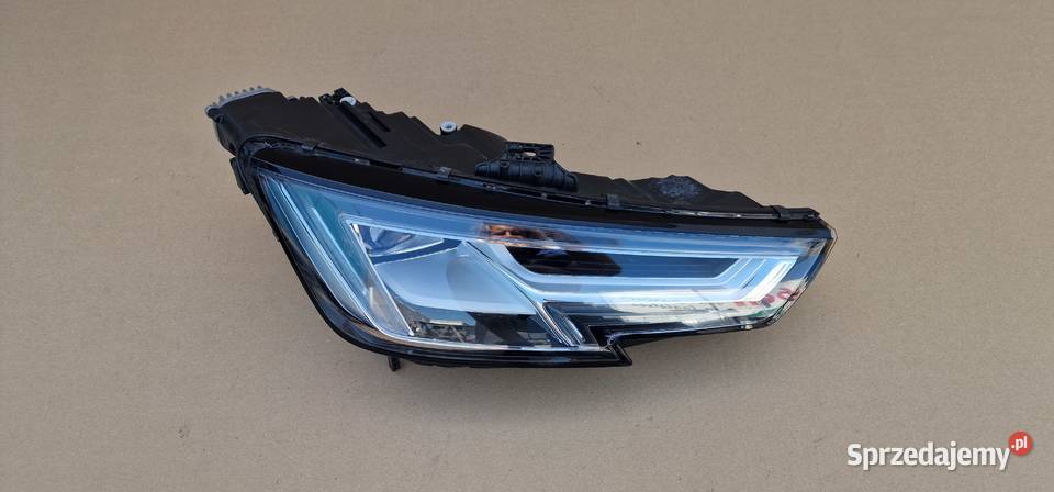 AUDI A4 B9 8W REFLEKTOR LAMPA PRAWA FULL LED Lampy przednie Bieleń