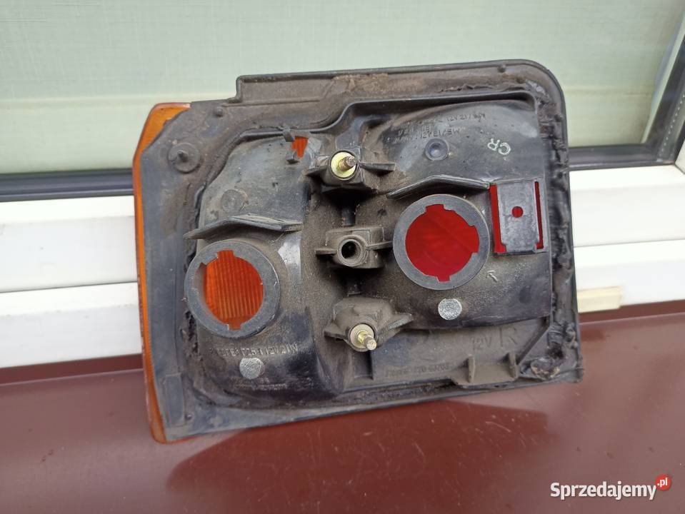 Nissan Sunny B11 Kombi Traveller lampa tył tylna Sieradz