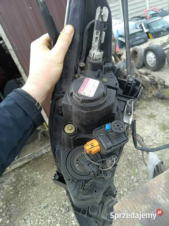 Lampy przednie kompletne Xenon ksenon Mazda 5 świętokrzyskie sprzedam