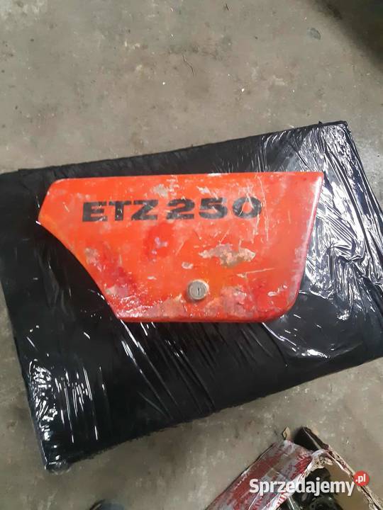 Boczek prawy mz etz 250 Tuchów