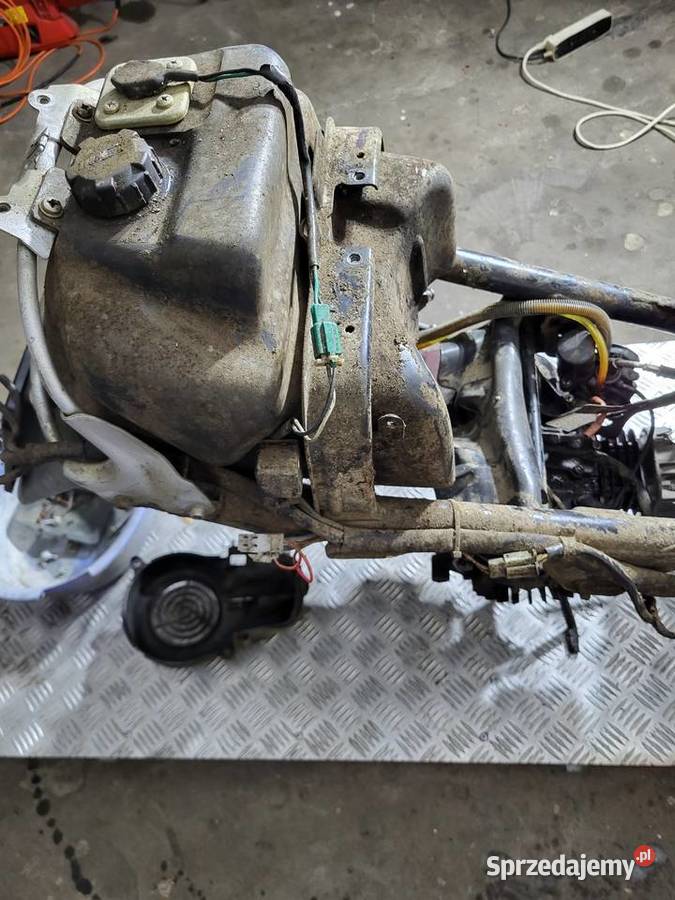 Malaguti F10 skuter w całości kompletny na Motocykle na części Zduńska Wola