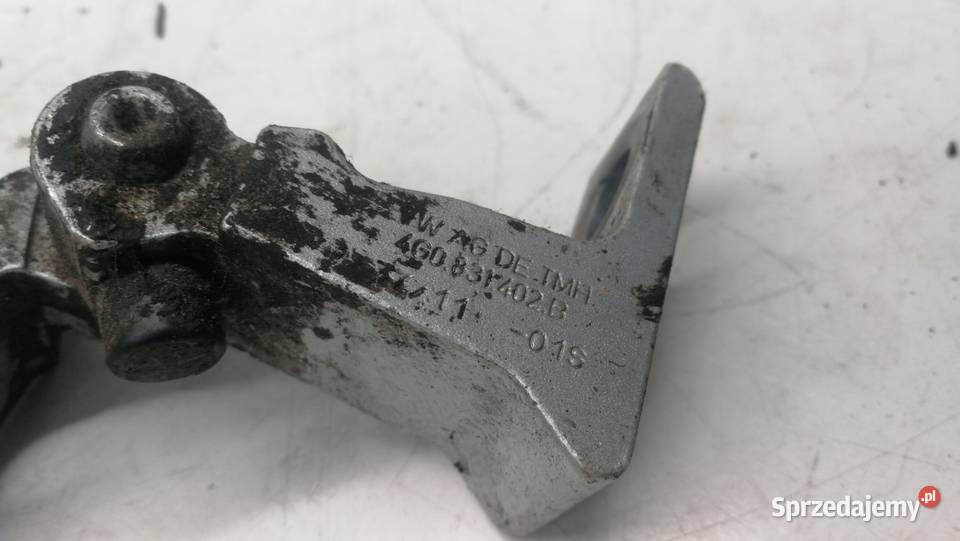 ZAWIAS DRZWI PRAWY PRZÓD AUDI A6 C7 4G0831402B Zawiasy, bolce i prowadnice Przystajń