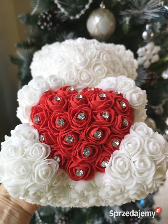 Miś z róż piankowych z diamentowym sercem wys25