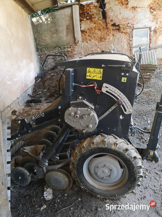 Sprzedam siewnik 3 metry Nysa sprzedam