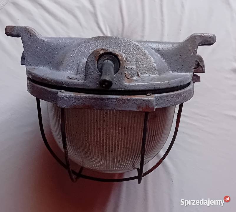 Lampa przemysłowa tzw kanałowa ZAOS PRL Oprawa Koźminek