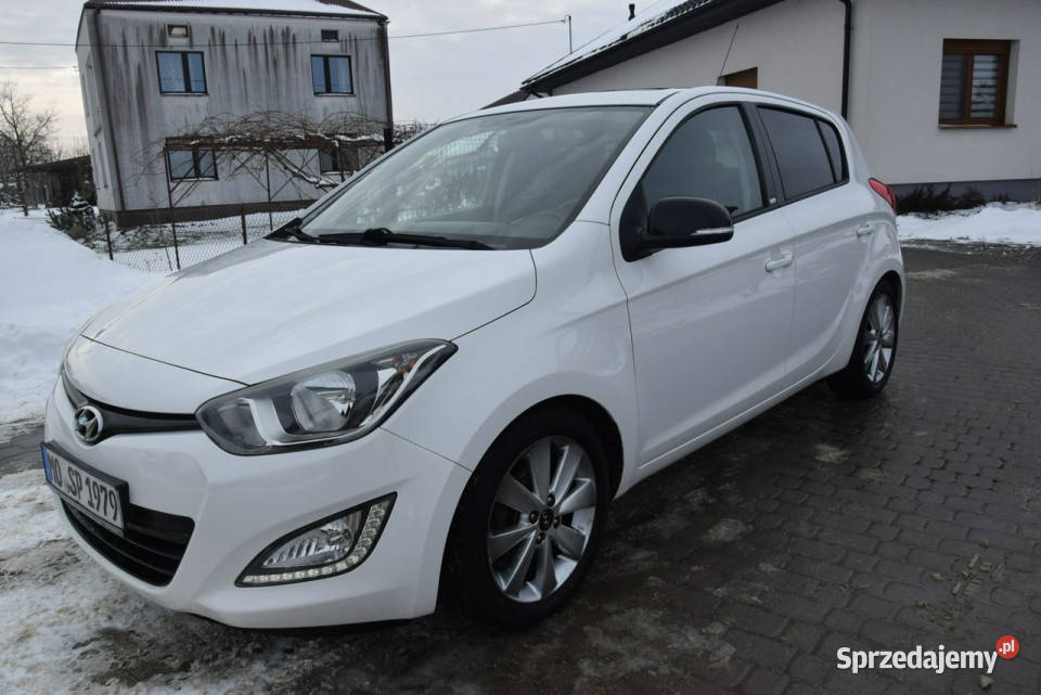 Hyundai i20 14B Automa Led Klimatronik Grzane Majdan Sieniawski