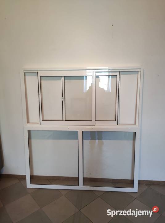 okno przesuwne w bok do kontenera baru lokalu Poznań