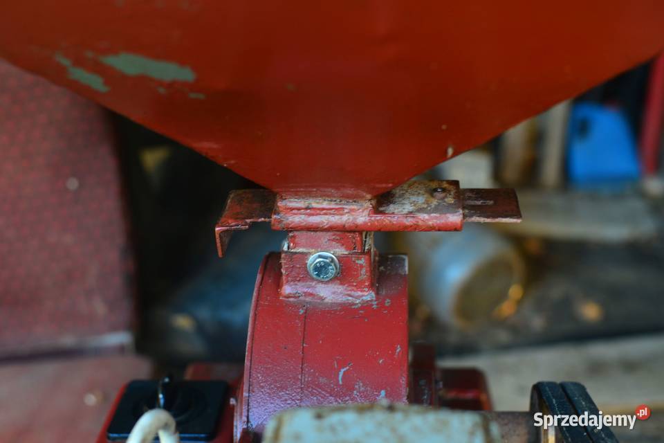 Młynek do zboża młyn śrutownik sprawny w