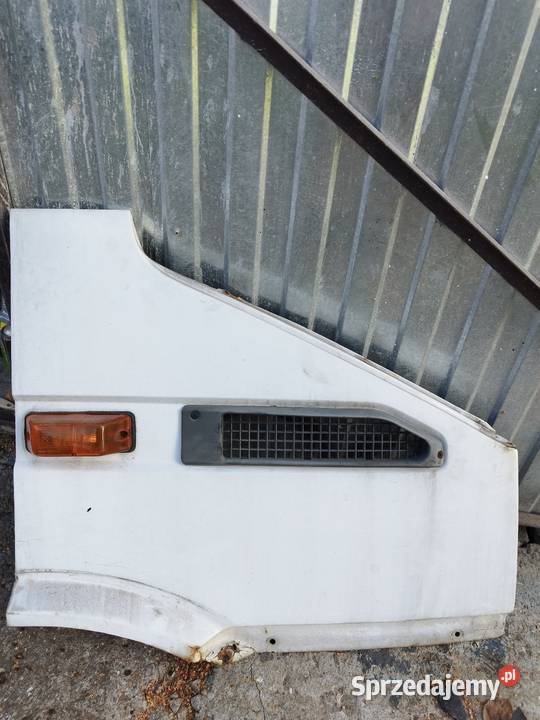 Błotnik prawy Iveco Daily Lisów