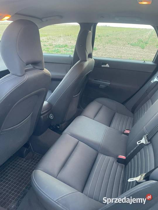 VOLVO V50 Piaski