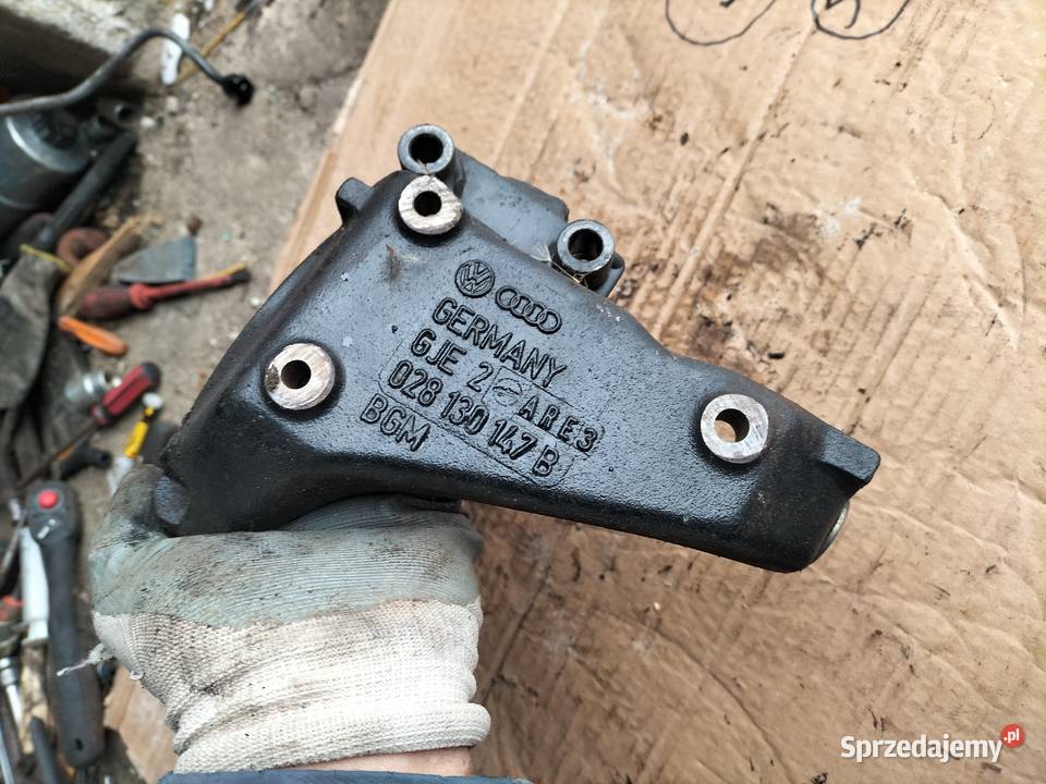 AUDI 80B4 80 B4 19TDI 19 TDI 028130147B ŁAPA Kamień-Kolonia