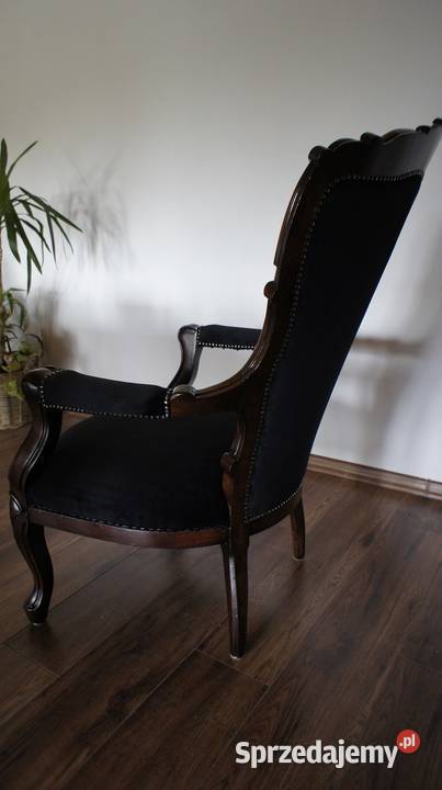 Stylowy Fotel Ludwik Renowacji Czarny Welur Fotele