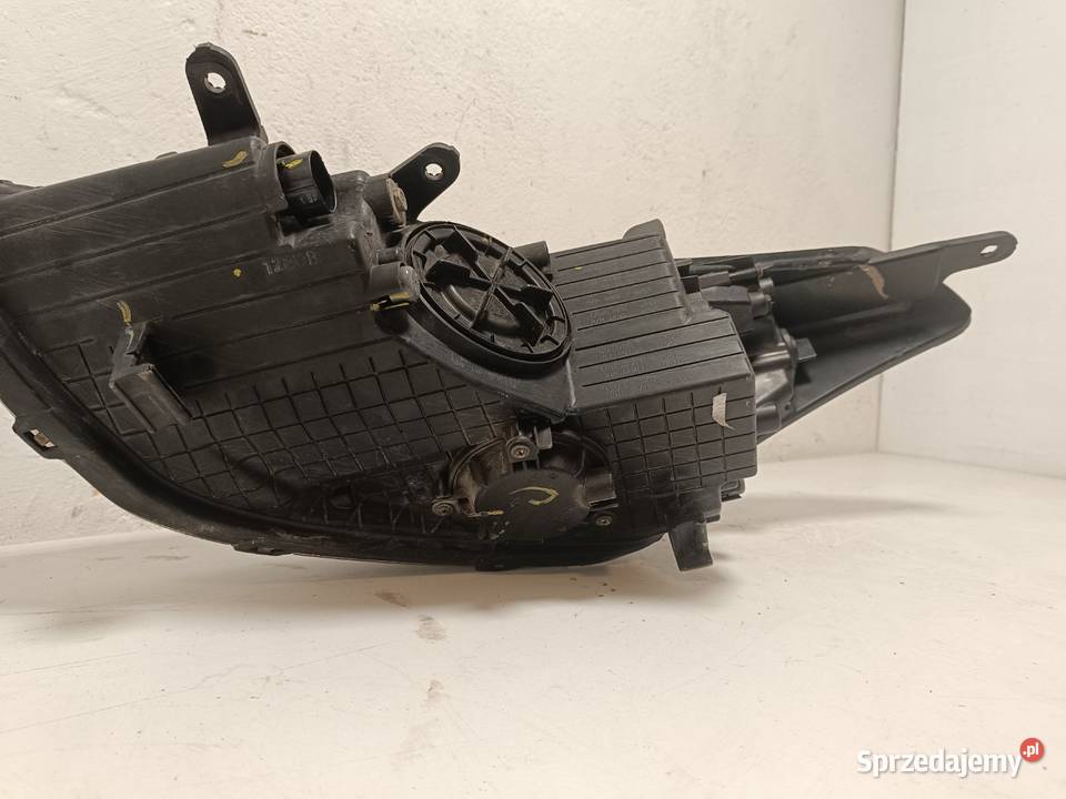 Lampa przednia prawa Hyundai i30 II 20122016 Lampy przednie wielkopolskie