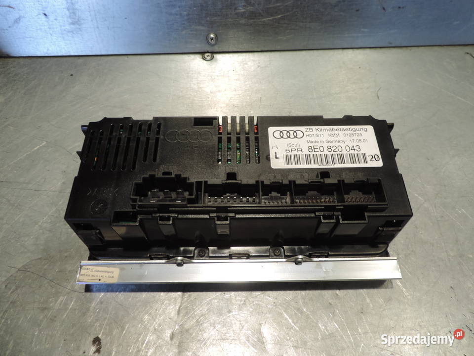 PANEL NAWIEWU KLIMATYZACJI AUDI A4 B6 20002004 Rok produkcji 2002 Nowy Sącz